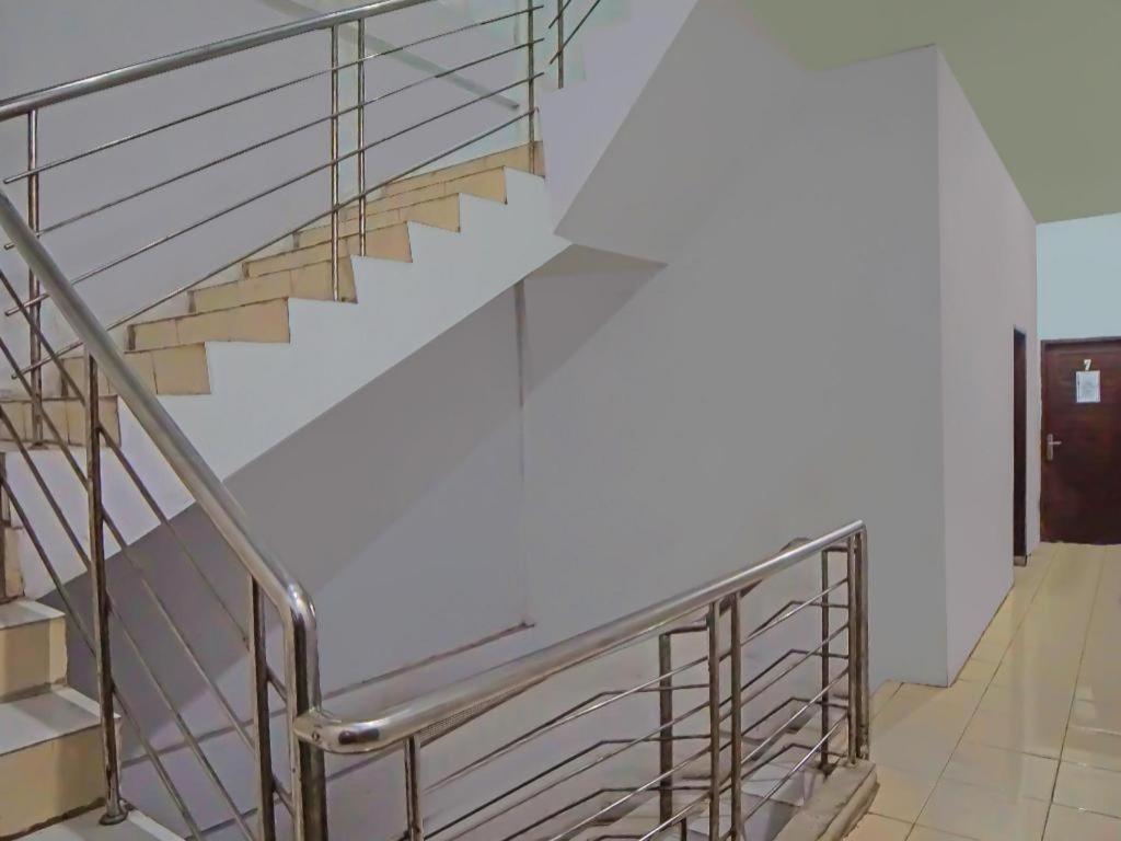 Hotel Oyo 92403 Gatsu
