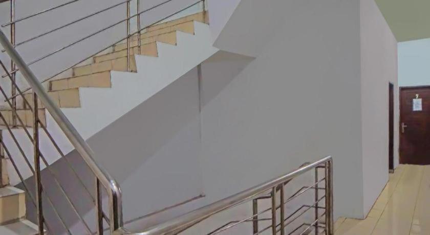 Hotel Oyo 92403 Gatsu 2*